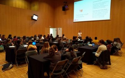 Les noies de Technovation Challenge amb Linda Liukas a STEAMConf Barcelona 2017