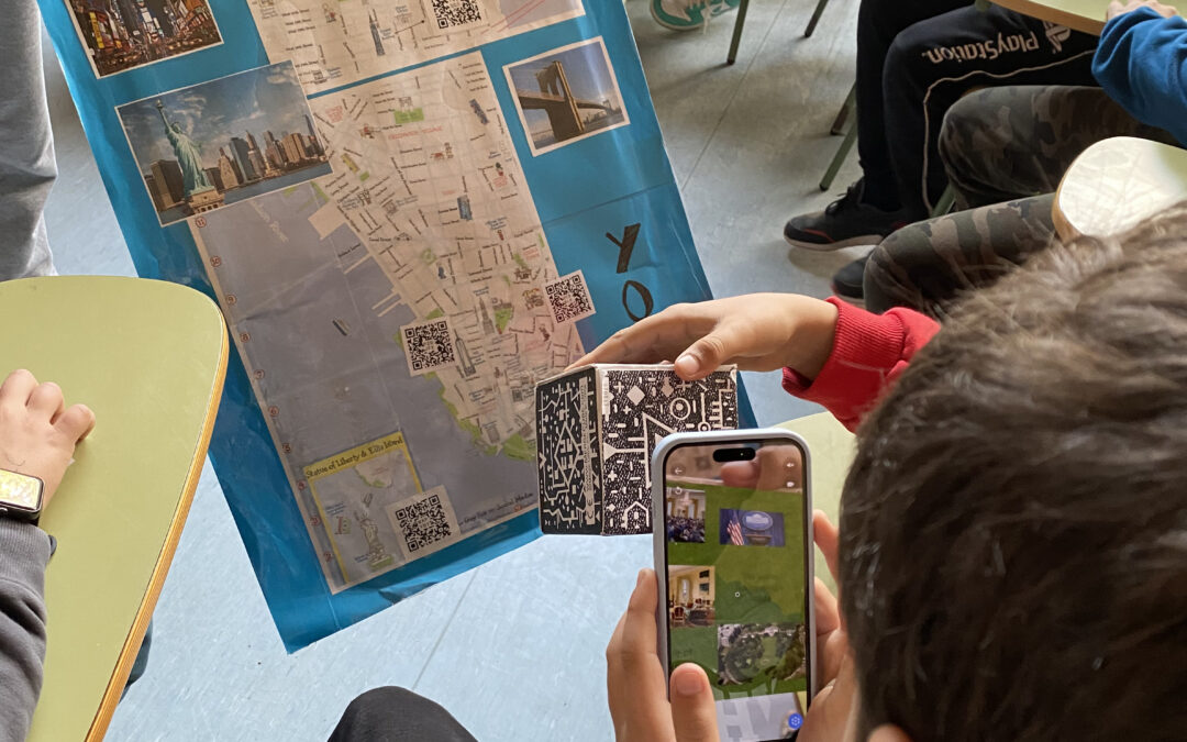 La Realidad Virtual y Aumentada en la jornada de puertas abiertas del instituto mostrando el proyecto de «Cultural Merge Cubes»